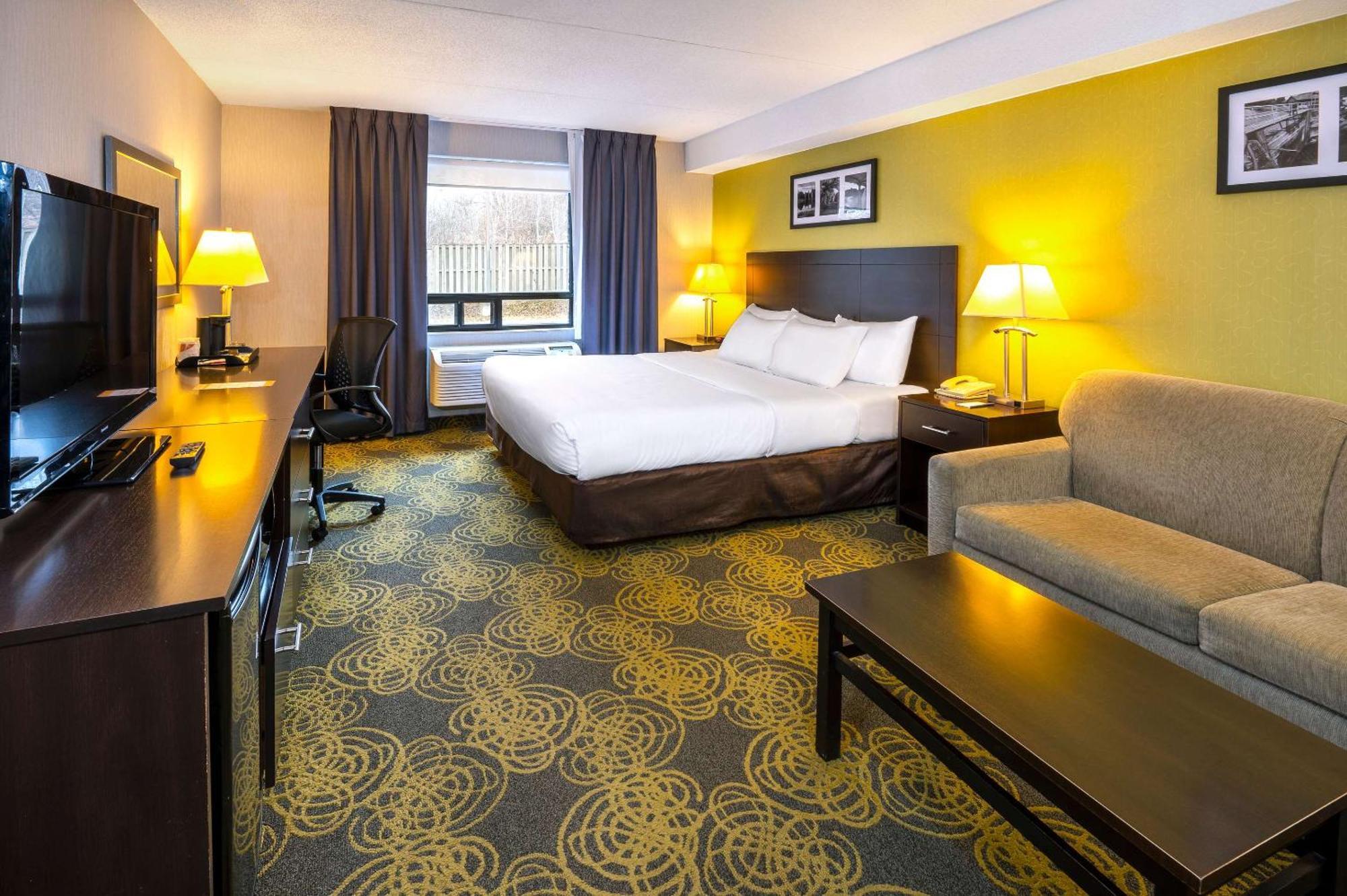 Comfort Hotel & Suites Peterborough Exterior foto